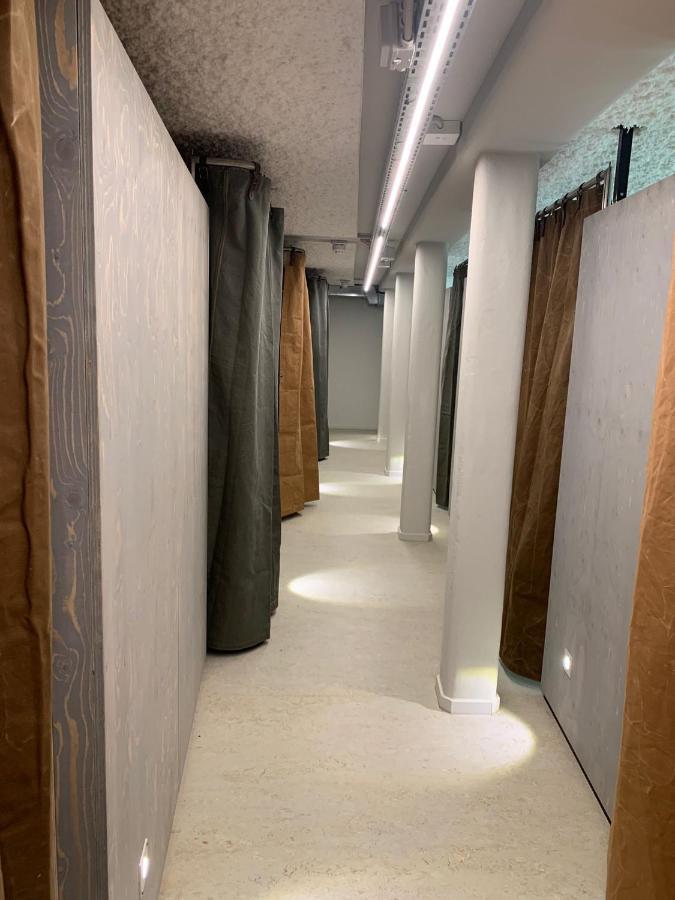 זוולה Hostel Het Archief מראה חיצוני תמונה